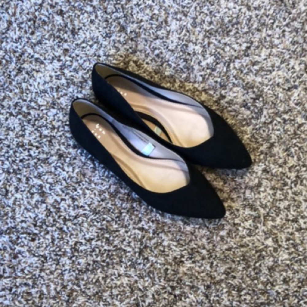 Never worn black pointy toe flats
